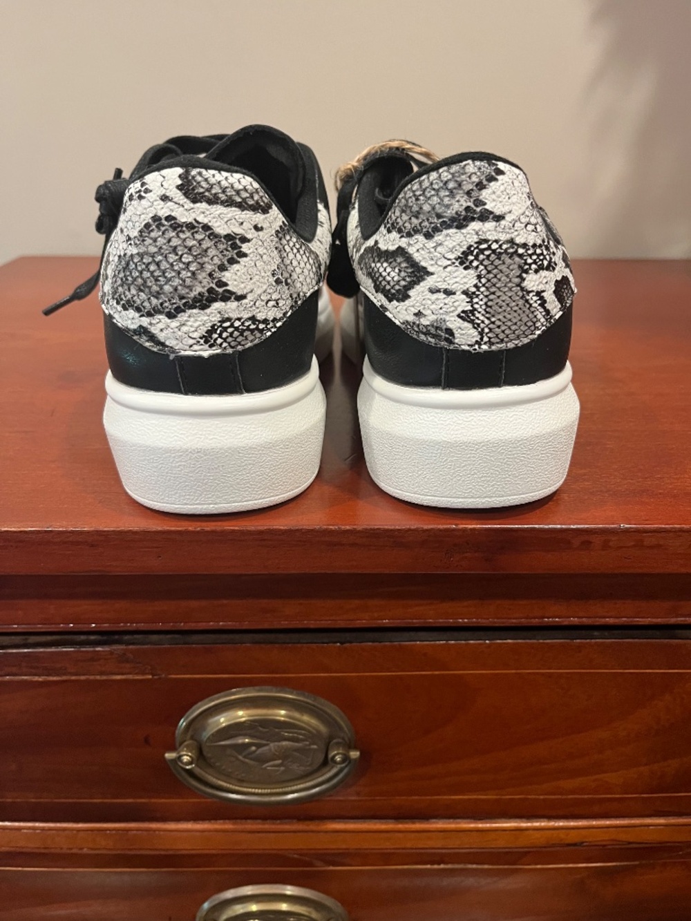 NIB Seven7 Women’s Miki Low-top Platform Sneaker w/ Snakeskin Print 9 - Picture 6 of 15